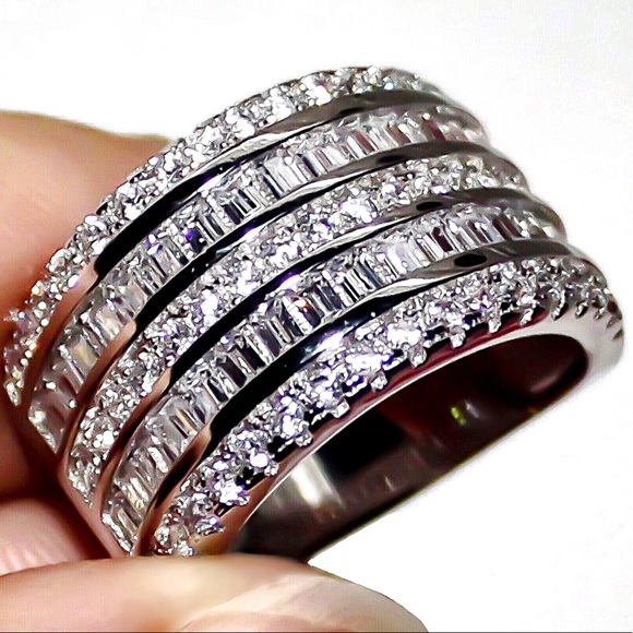 Solid 925 Stamped Silver 8.6ct White Sapphire Ring - Picture 3 of 8